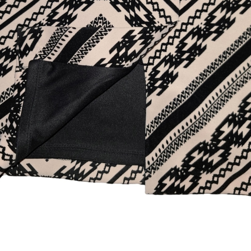 Vince Camuto Dress Size 8. Soft Pink With Black Velvet Chevron Pattern. - Picture 4 of 6